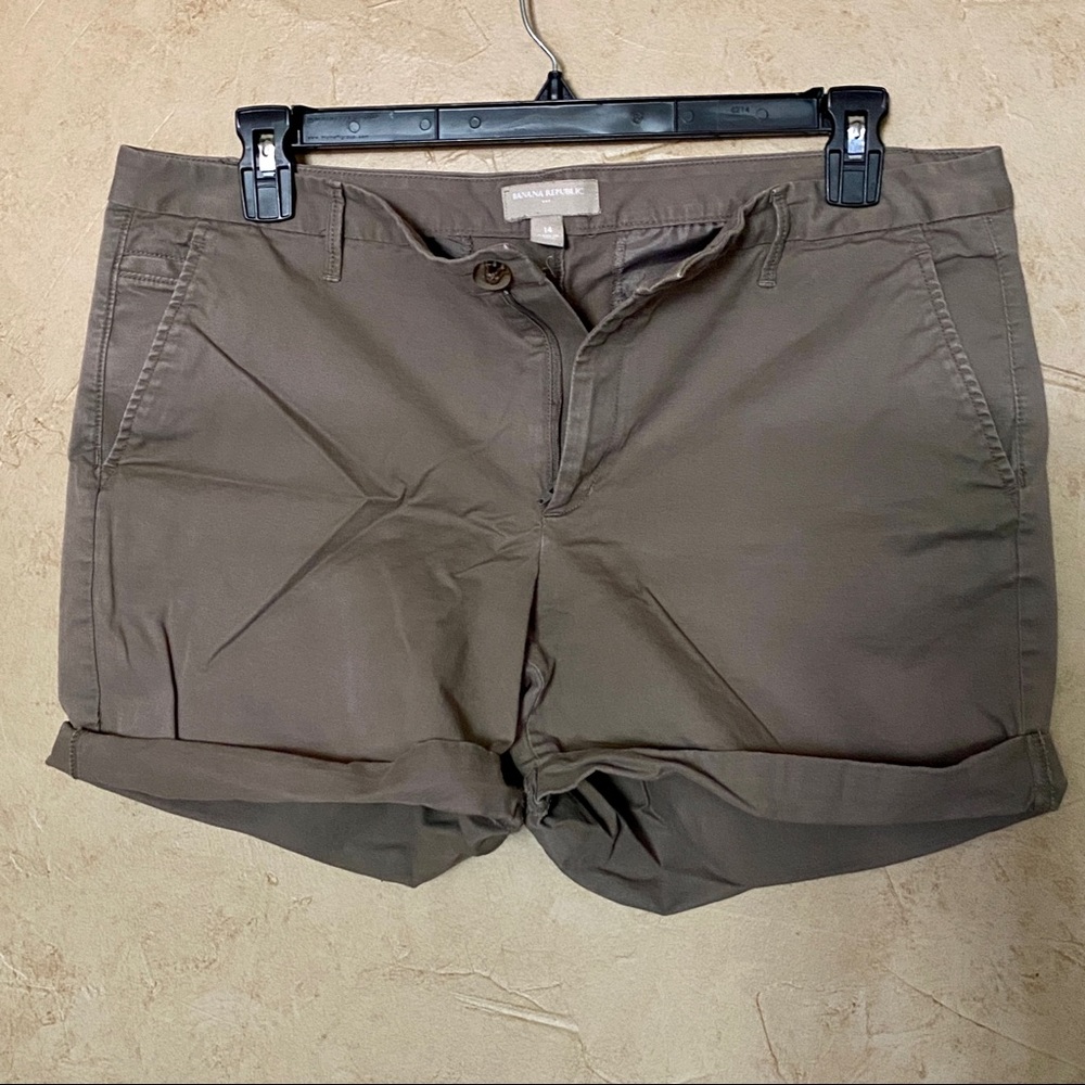 Banana Republic Size 14 Chino Shorts